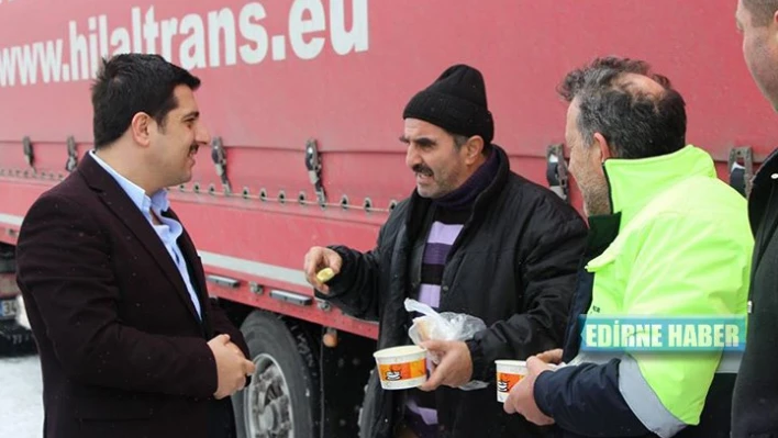 Çorba ikramıyla ısındılar
