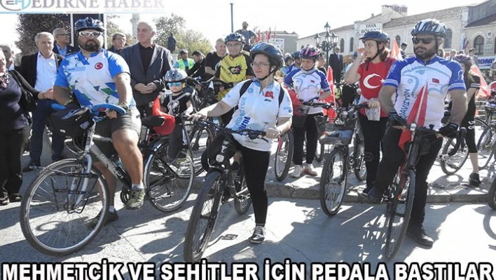 Şehitler ve Mehmetçik için Türk Bayraklı bisiklet turu