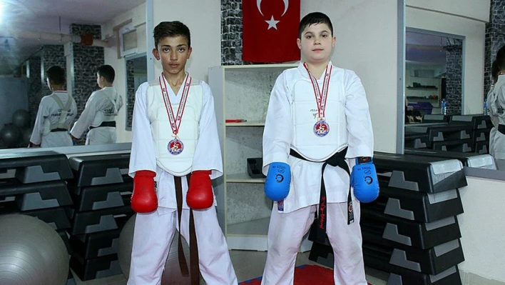 Şampiyon oldu