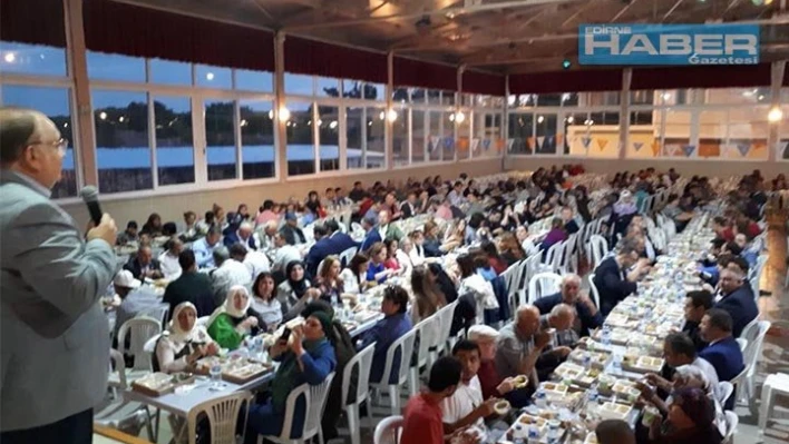 Ak Parti iftar yemeğinde