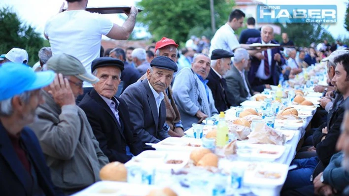 Vatandaşlar iftarda buluştu