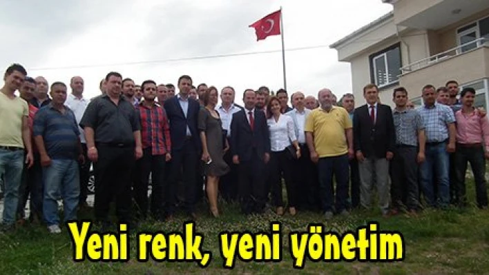 Yeni renk, yeni yönetim