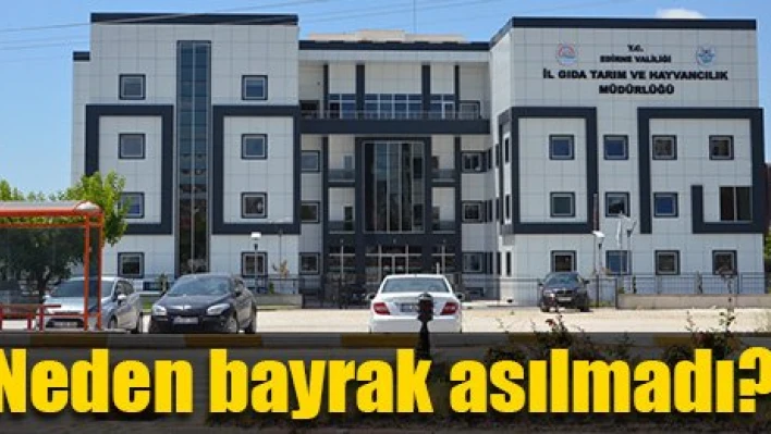 Resmi kurumlar bayrak  asmadı