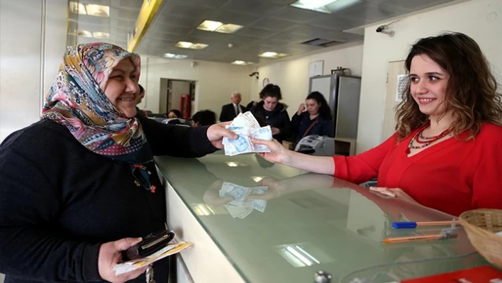 İlk maaşlarını aldılar