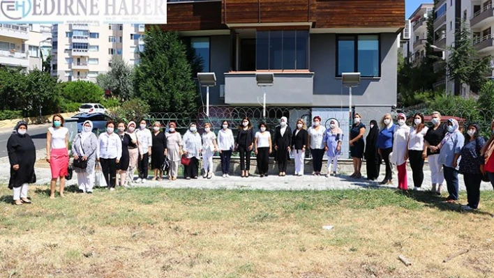 'Hiç kimse ailelerimizi, partimizi hakaret ve çirkin yakıştırmalarla rencide edemez ve incitemez'