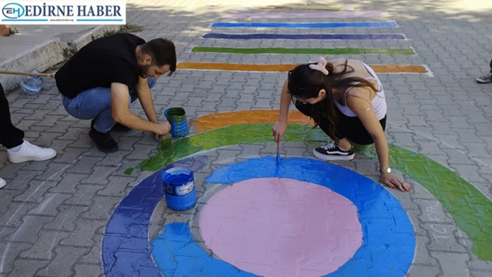 Çocuklar geleneksel oyunlarla hem eğleniyor hem öğreniyor