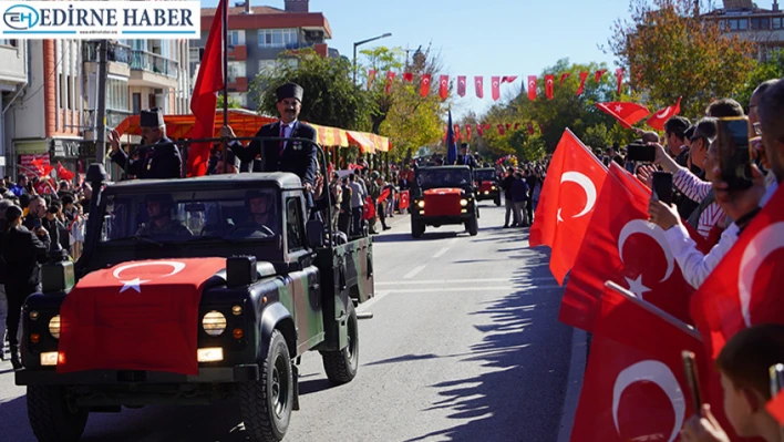 Cumhuriyet'in 102'inci yılında cadde ve sokaklar doldu taştı