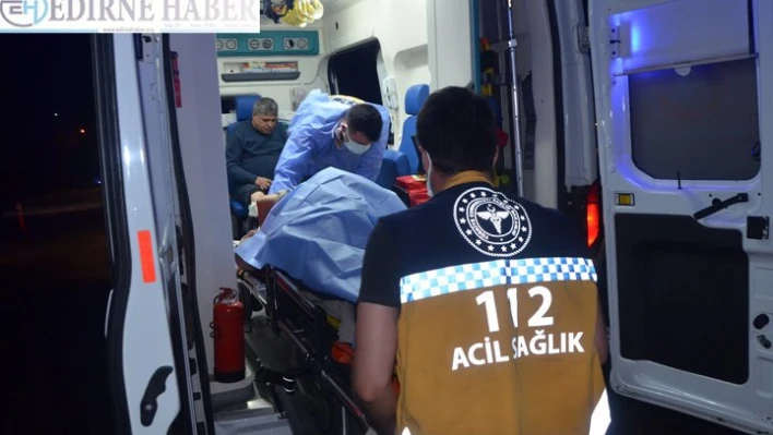 İki otomobil çarpıştı: 1'i ağır 3 yaralı