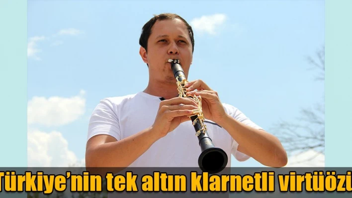 Altın klarnetli virtüöz