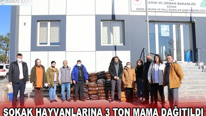 Sokak hayvanlarına 3 ton mama dağıtıldı