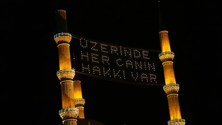 Mahya yenisiyle değiştirildi