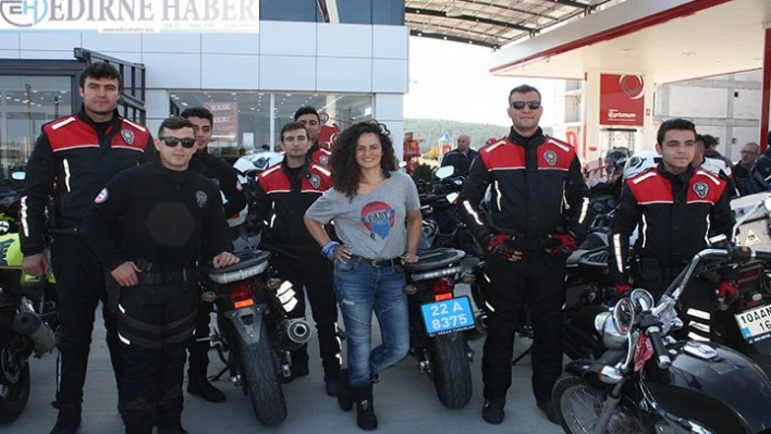 Kadın motosikletçi tecrübelerini paylaştı