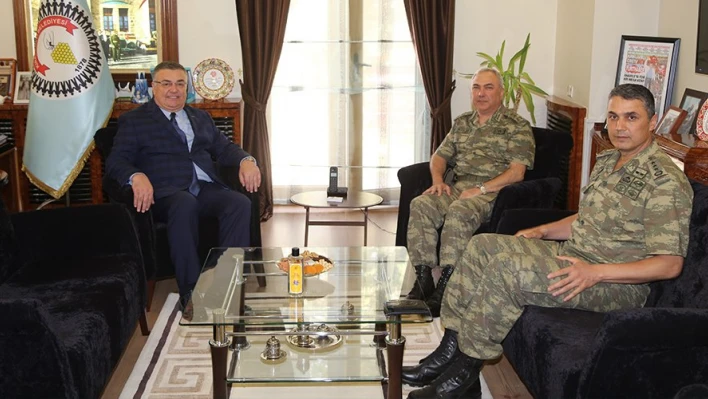 Komutanlardan anlamlı Ziyaret