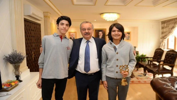 Başarılı öğrencilere ödül