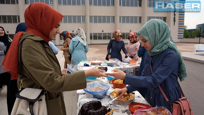 Öğrencilerden kermes