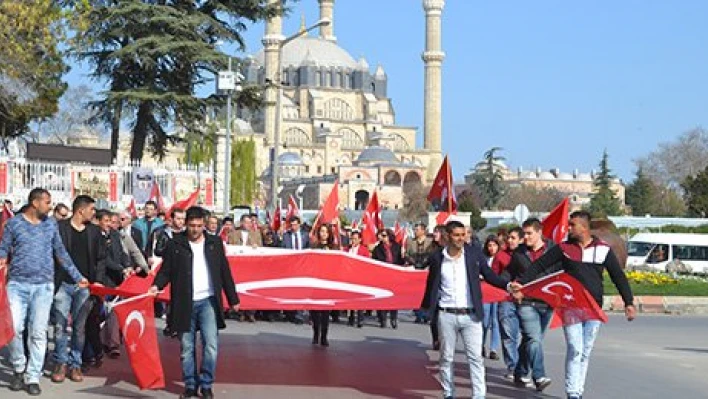 Terörü lanetlediler
