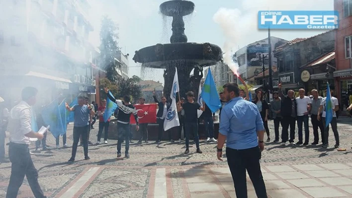 Türkçüler Derneği'nden meşaleli kutlama