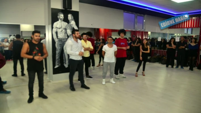 Yoğun ilgi salona sığmadı