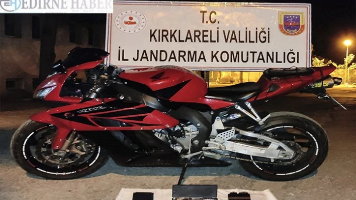 Kırklareli'nde 210 bin liralık motosikleti plakalarını değiştirip yurda sokan şüpheli yakalandı