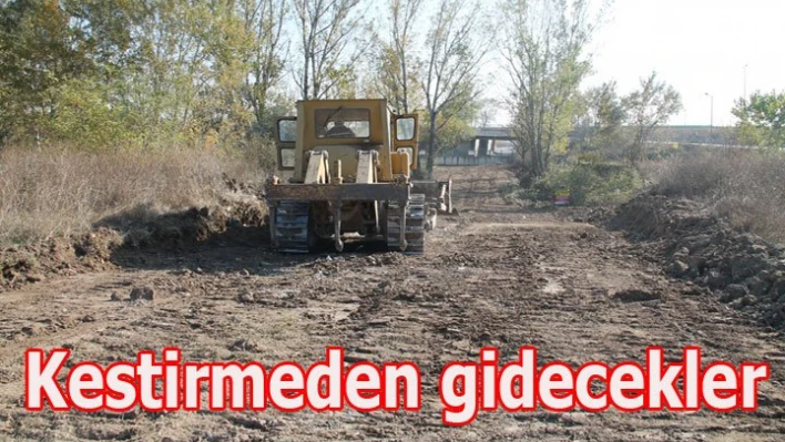 Öğrencilerin yolunu açıyor