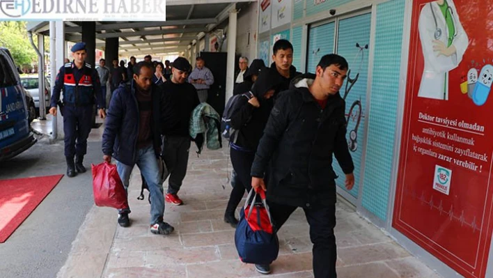  25 düzensiz göçmen yakalandı