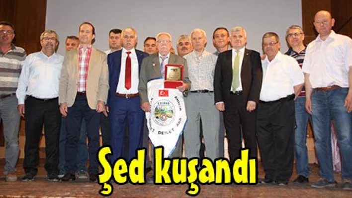 Şed kuşandı