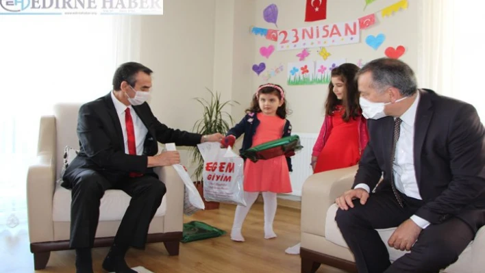 23 Nisan'da şehidin çocuklarının bayramını kutladılar
