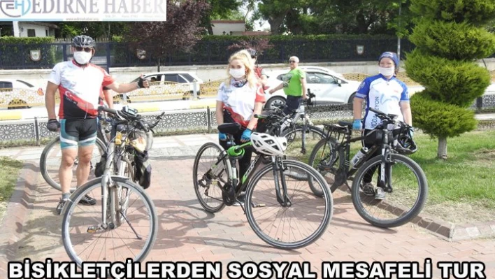 Bisikletçilerden sosyal mesafeli tur