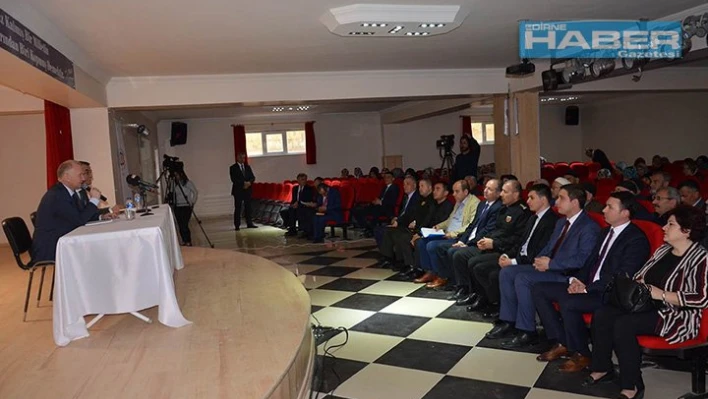 Vatandaşlarla bir araya geldi