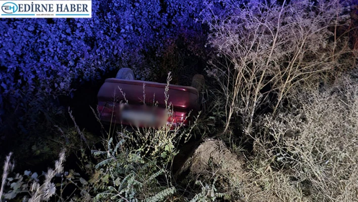 Devrilen otomobilin sürücüsü yaralandı