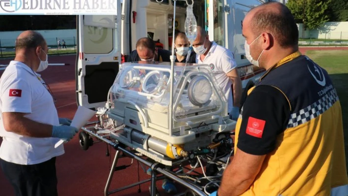 Ambulans helikopter yeni doğan bebek için havalandı