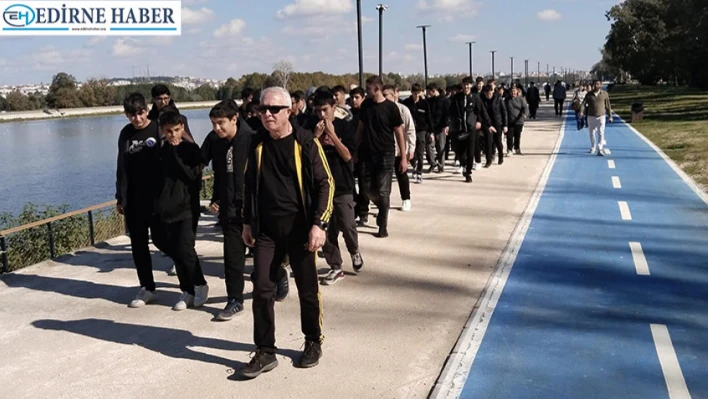 Doğada birlikte yürüdüler, sağlıklı yaşam mesajı verdiler