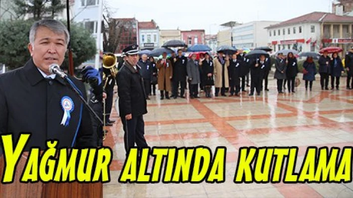 Yağmur altında kutlama