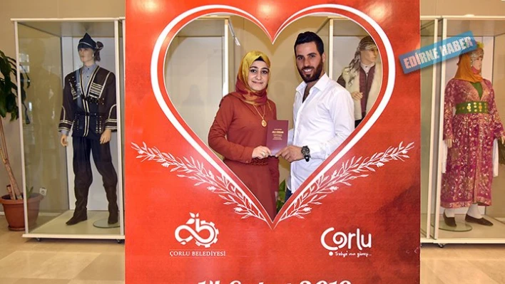 18 çift nik&acirch kıydı