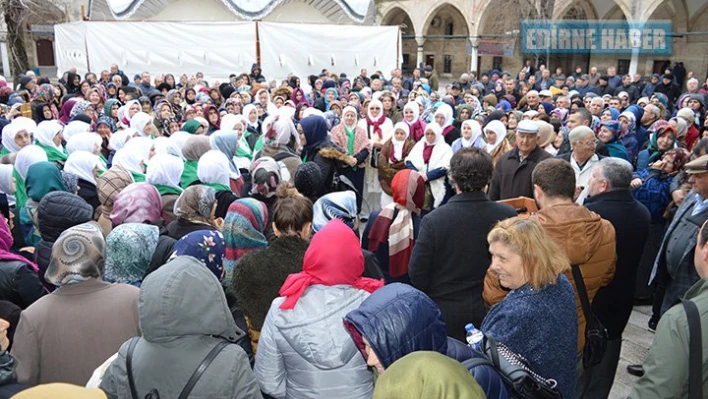 Umre kafilesi dualarla uğurlandı