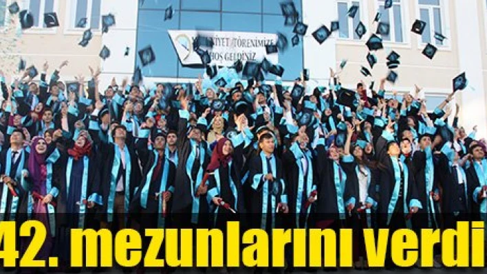 İlk mezunlarını verdi