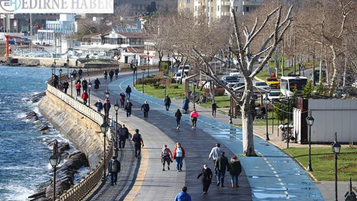 Güneşli havanın tadını çıkardılar