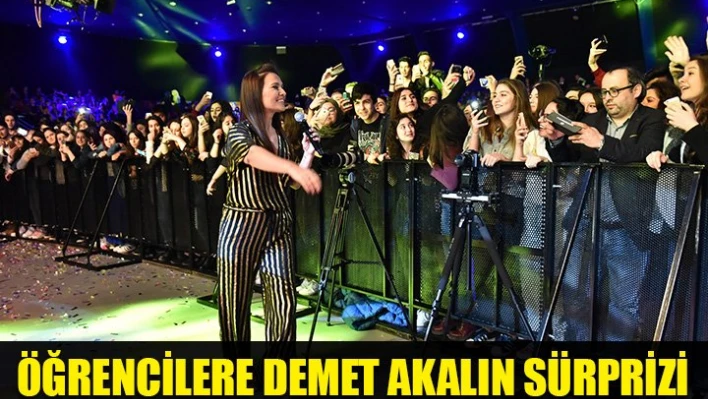 Edirneli liselilere Demet Akalın sürprizi