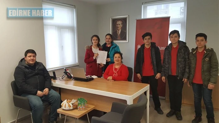 Harçlıklarını Mehmetçik Vakfı'na gönderdiler