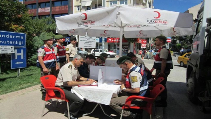 Jandarma personelinden kan bağışı