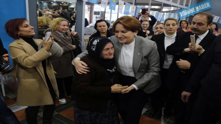 Akşener'e yoğun ilgi