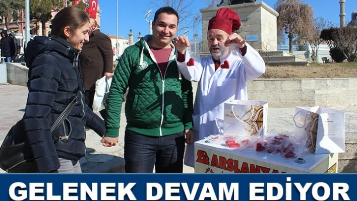 Sevgililere '14 Şubat' ikramları