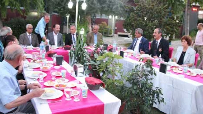 Şehit Aileleri ve Gazileri unutmadı