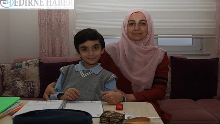 Ders çalışmak çocuklardan, pasta börekler annelerden