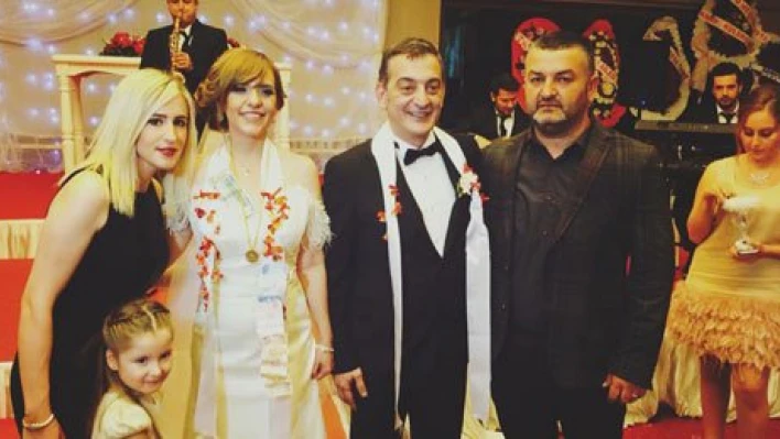 Bekarlığa veda etti