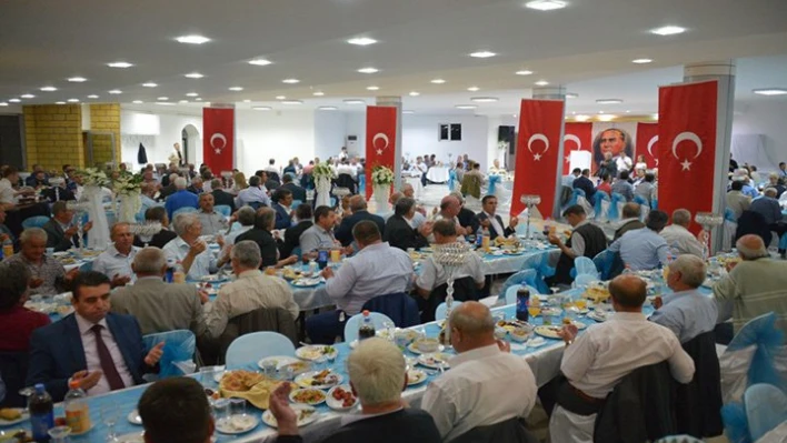 Muhtarlarla iftarda buluştu
