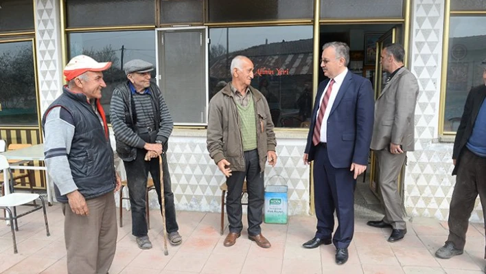Köyleri geziyor