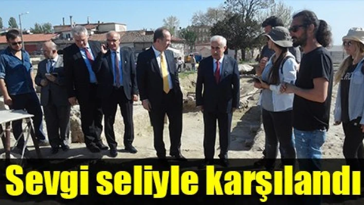 Vali Şahin'e sevgi seli