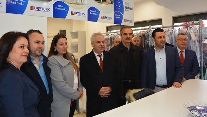 Törenle hizmete girdi