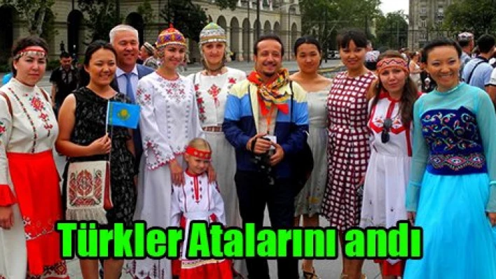 Türkler Atalarını andı